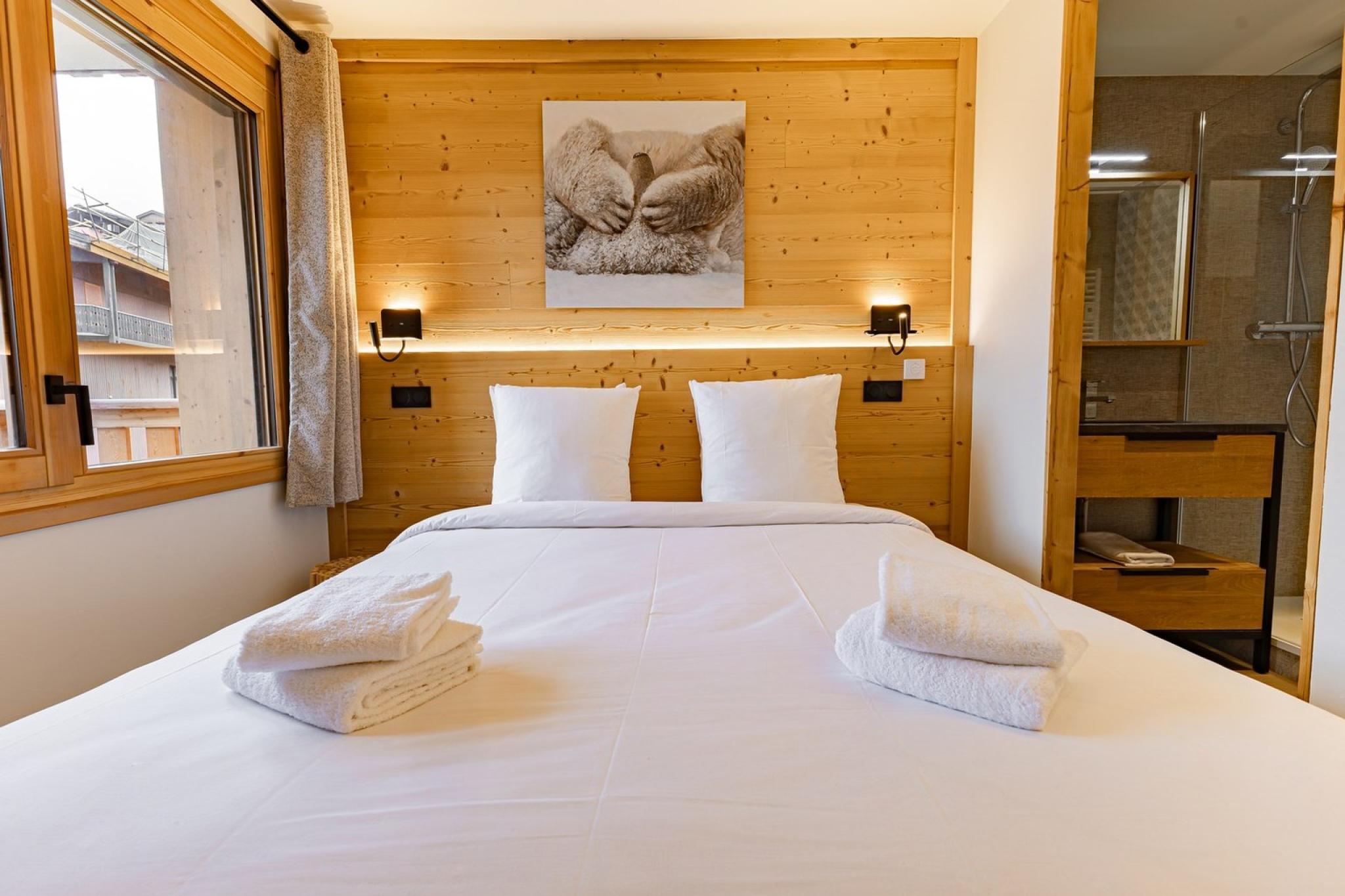 Chambre double avec salle d'eau attenante à la Résidence Cassiopée