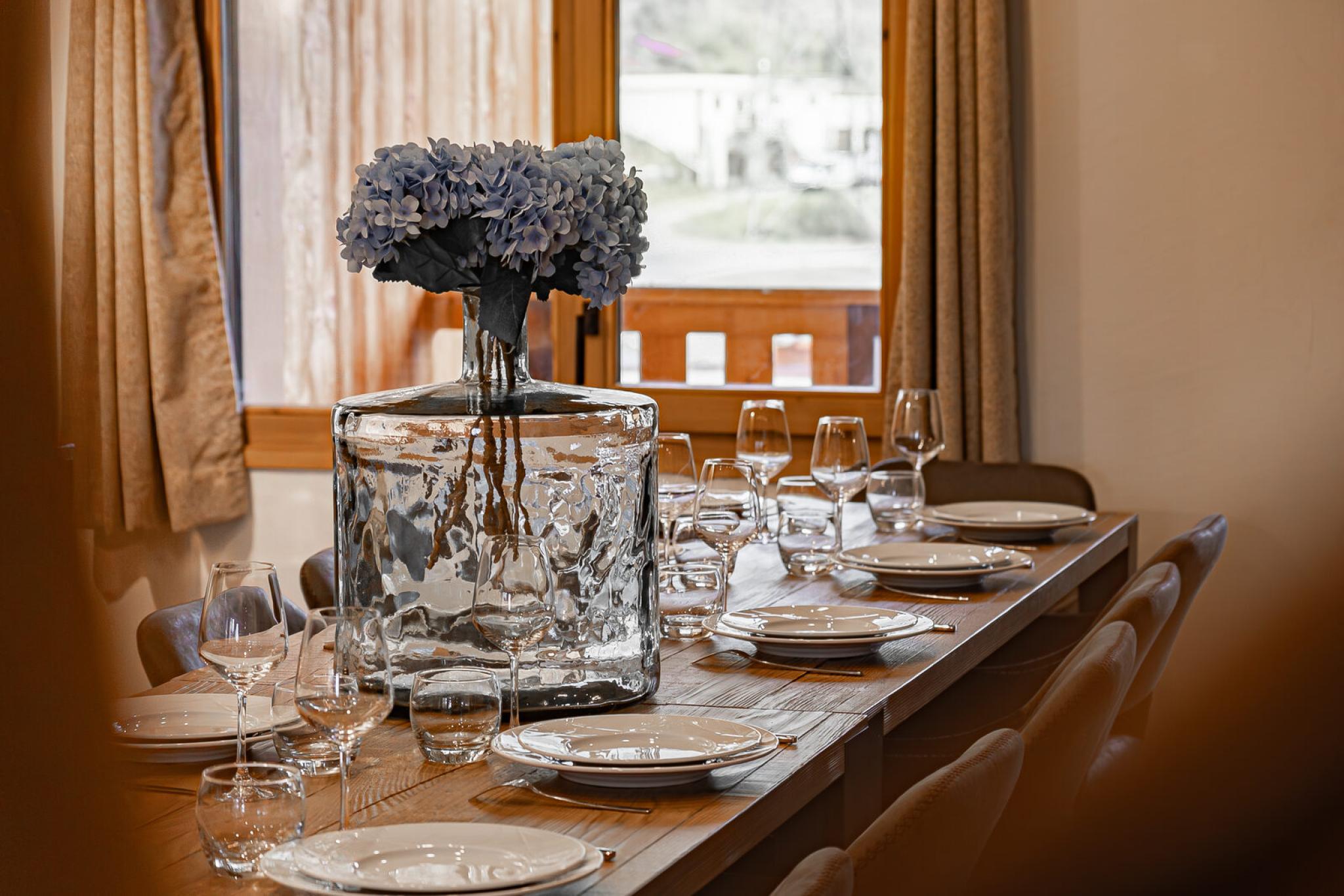 Table dressée dans un appartement de la Résidence Cassiopée à Belle Plagne