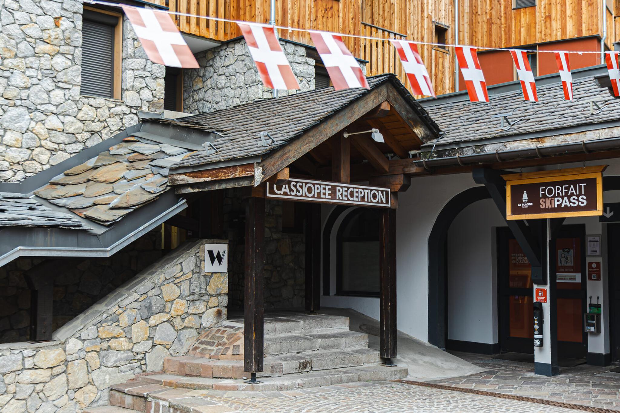 Entrée et réception de la Résidence Cassiopée à Belle Plagne